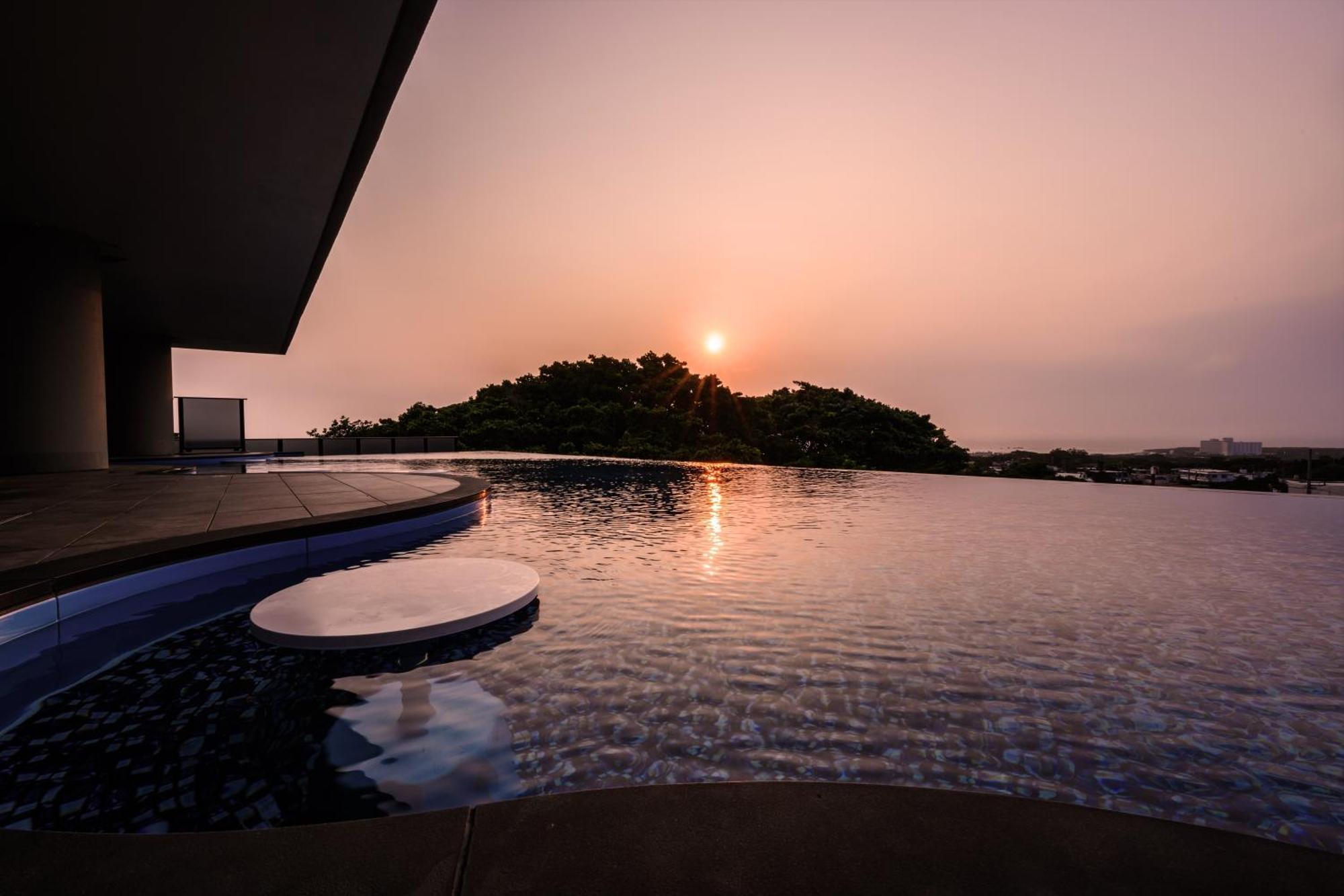 Glamday Style Okinawa Yomitan Hotel & Resort Exterior foto