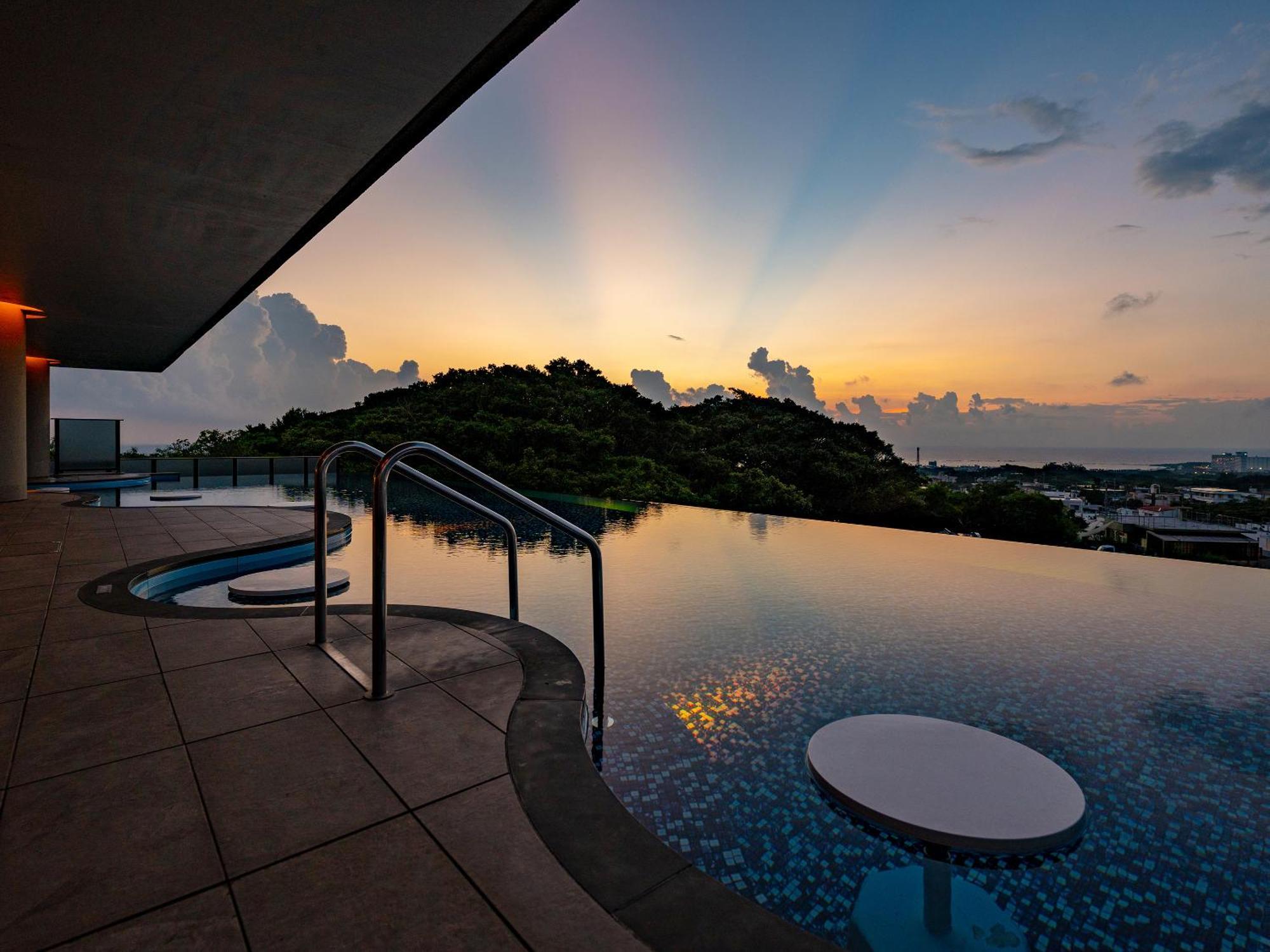 Glamday Style Okinawa Yomitan Hotel & Resort Exterior foto